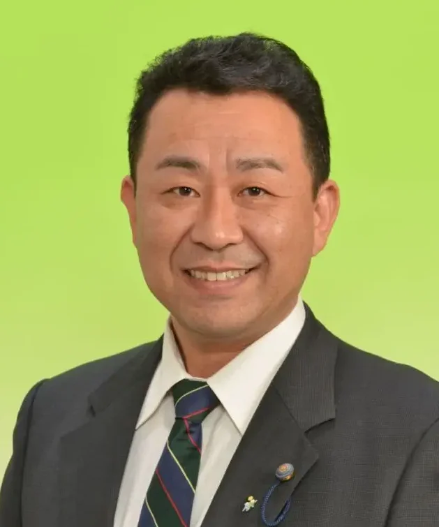 明貝 一平